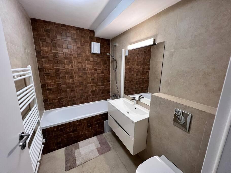 Central Apartment With Panoramic View Braşov Exterior foto